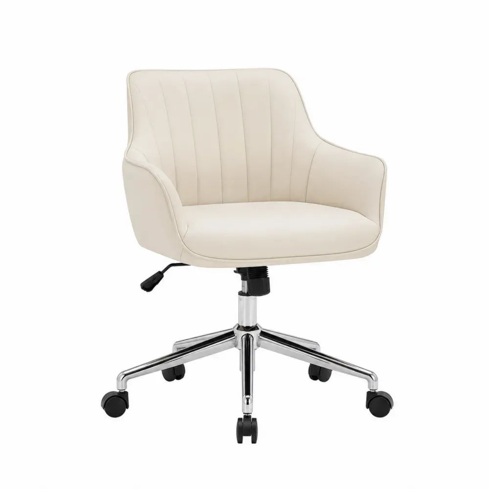 Silla de oficina tapizada en cuero sintético beige con base cromada ruedas giratorias reposabrazos fijos